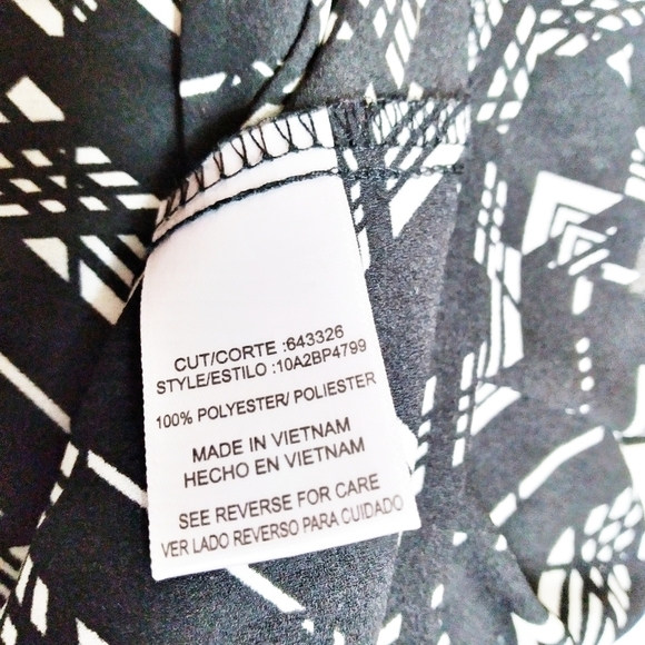 HeartSoul Tribal Kimono Black and White Medium - Picture 7 of 7